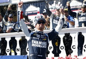 Kasey Kahne celebrates in Victory Lane after winning last year's GoBowling.com 400 at Pocono Raceway. Photo by Jeff Zelevansky/NASCAR via Getty Images