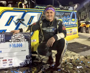 Frank Heckenast, Jr. broke through Saturday night with his first career World of Outlaws Late Model Series victory at Bubba Raceway Park.  Photo courtesy WoO LMS Media