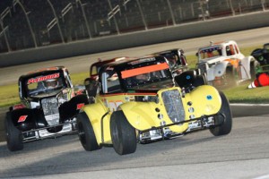 Scott Mosley leads the field en route to the Legends Masters division victory in the final round of Winter Flurry action at Atlanta Motor Speedway.  Photo by Tom Francisco/Speedpics.net