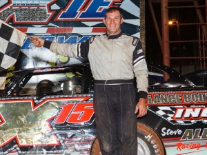 Shawn Chastain scored the Super Late Model victory and lengthened his division points lead at Dixie Speedway Saturday night.  Photo by Kevin Prater/praterphoto.com