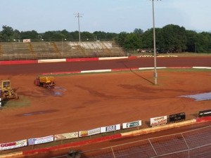 The NeSmith Chevrolet Dirt Late Model Series kicks off the Winter Shootout Series this weekend at Talladega Short Track's 25th annual Ice Bowl event.  Photo courtesy TST Media