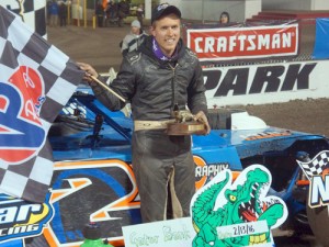 Nick Hoffman held off Ty Dillon for the DIRTcar UMP Modified win Saturday night. Photo: DIRTcar Nationals Media