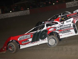 Jonathan Davenport (116) battles with Kenny Collins en route to the victory in Friday night's Spring Nationals Series race at Senoia Raceway. Photo: Senoia Raceway Media