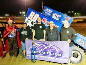 Tim Crawley charged to the USCS Sprint Car Series King of the Hill victory Saturday night at Clayhill Motorsports. Photo: USCS Media