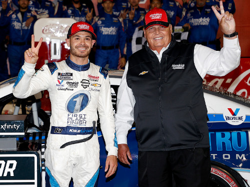 Kyle Larson Dominates For Charlotte Cup Victory